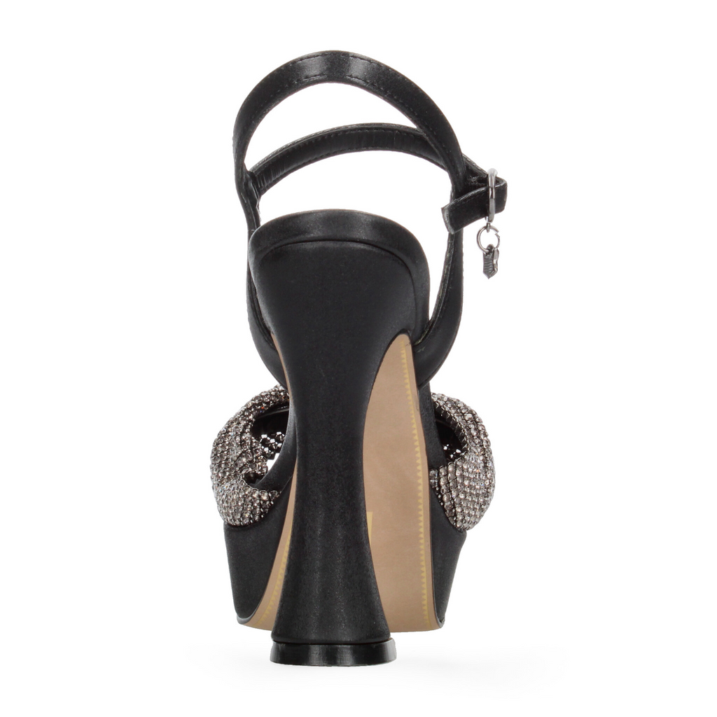 png_1500x1500_64704094